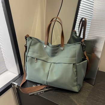 Najlon torba preko ramena – ulični stil, materijal platno, podstava poliester, horizontalni četverokutni oblik, zatvaranje zipom