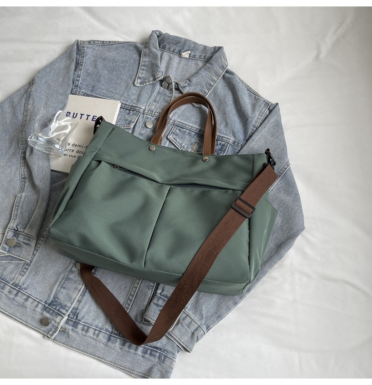 Najlon torba preko ramena – ulični stil, materijal platno, podstava poliester, horizontalni četverokutni oblik, zatvaranje zipom