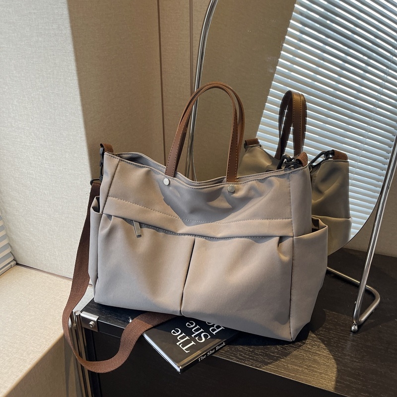 Najlon torba preko ramena – ulični stil, materijal platno, podstava poliester, horizontalni četverokutni oblik, zatvaranje zipom