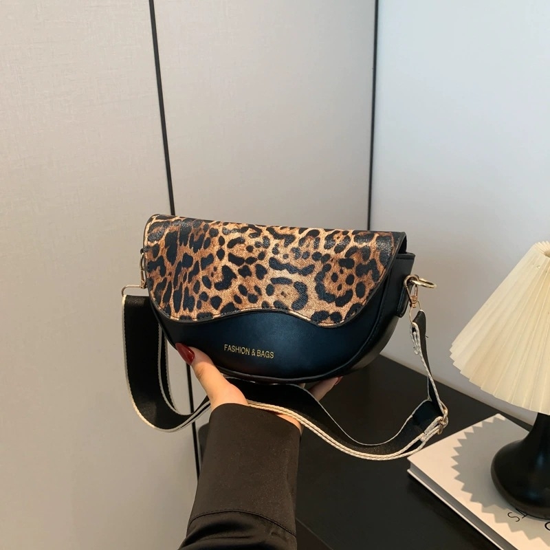 Седловидна чанта от PU, овална форма, покрито затваряне, полиестерна подплата