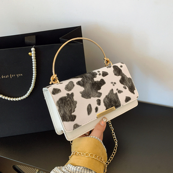 Geantă crossbody în stil street fashion (PU; închidere magnetică; formă orizontală pătrată; fără căptușeală; vara 2025)