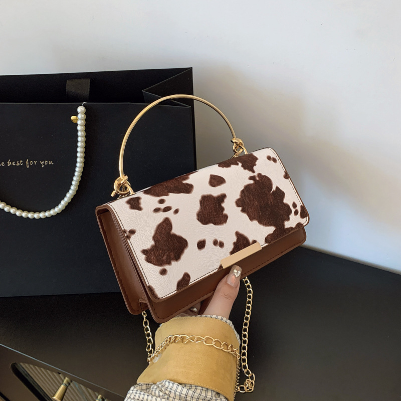 Geantă crossbody în stil street fashion (PU; închidere magnetică; formă orizontală pătrată; fără căptușeală; vara 2025)