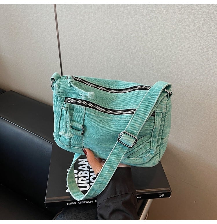 Τσάντα denim για έναν ώμο – αστικό στυλ, κάθετη τετράγωνη μορφή, φερμουάρ, επένδυση πολυεστέρα