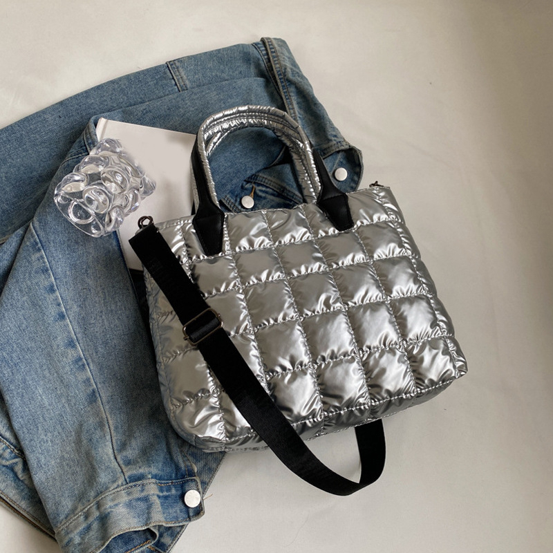 Дамска чанта за рамо от найлон със бродиран каре модел, уличен стил, ципно затваряне, подплата от полиестер