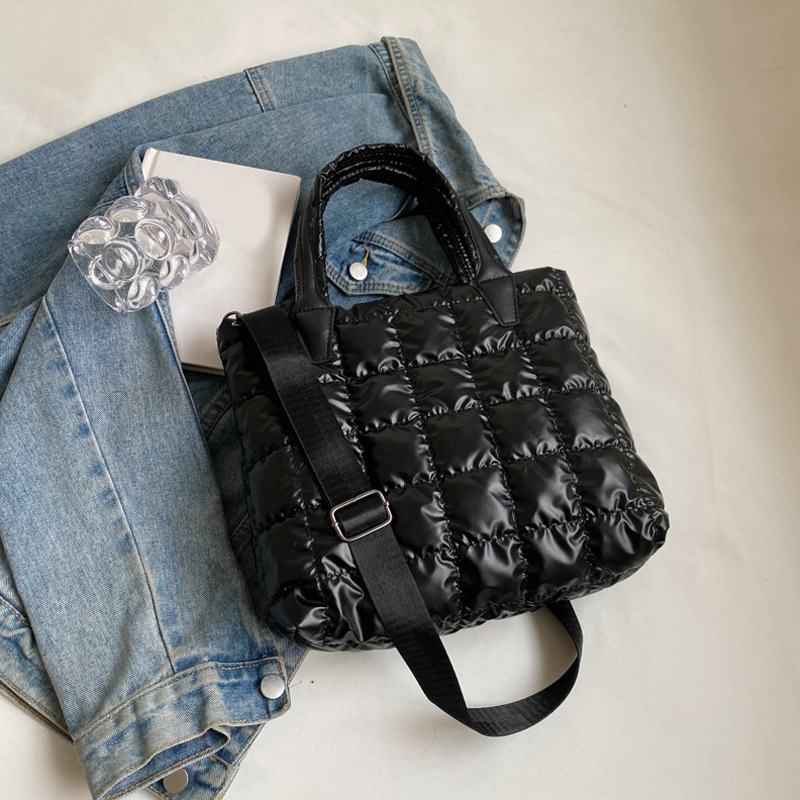 Дамска чанта за рамо от найлон със бродиран каре модел, уличен стил, ципно затваряне, подплата от полиестер