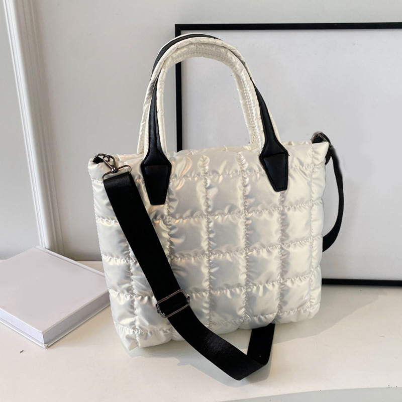 Дамска чанта за рамо от найлон със бродиран каре модел, уличен стил, ципно затваряне, подплата от полиестер