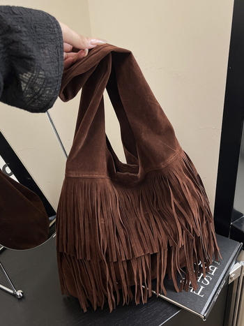 Ženska torbica s resicama – torba tipa kanta, magnetsko zatvaranje, unutarnja džep, poliester, ljeto 2025