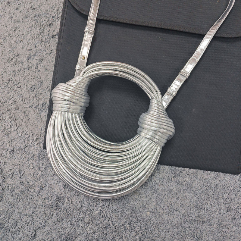 PU pletena torba – okruglog oblika, 3D vanjski dio, zatvarač, podstava od poliestera