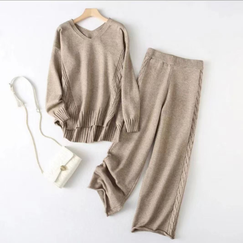 Dva komada pleteni set: gornji dio s dugim rukavima i širokim hlačama, poliester-spandeks pletivo, proljeće 2024, za žene