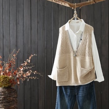 Moterų megzta liemenė su V kaklu — be rankovių, vienos spalvos raštas, akrilo core-spun siūlai, ruduo 2023