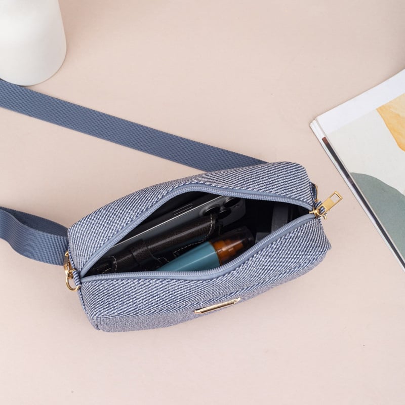 Ženska torbica preko ramena za slobodno vrijeme - PU koža, horizontalni kvadratni oblik, zatvaranje na zip, unutarnja džep za mobitel