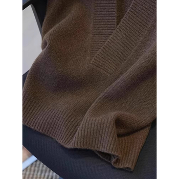 Плетен жилет от вълна, халтерна яка, свободен силует, пуловер стил, есен 2024