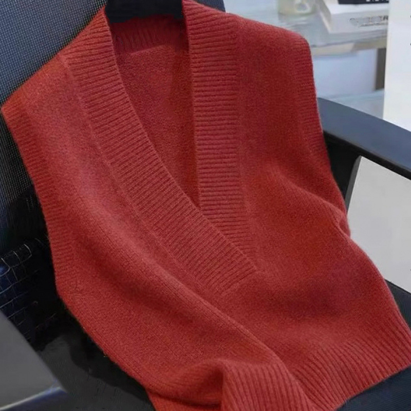 Плетен жилет от вълна, халтерна яка, свободен силует, пуловер стил, есен 2024