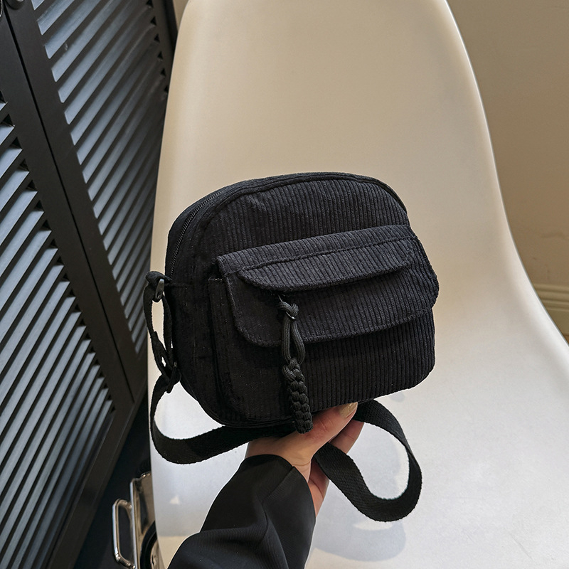 Corduroy oldaltáska keresztpánttal, utcai stílus, cipzáras zárás, poliészter bélés, 2024 tavasz