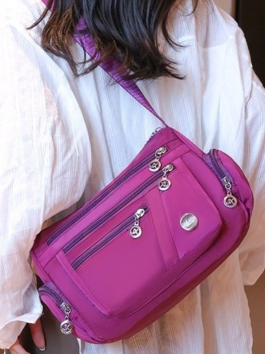 Nailon torbica za rameni s više pretinaca, mali kvadratni dizajn, horizontalni kvadratni oblik, zatvaranje na zip, unutarnje džepove za telefon, identifikaciju i kameru