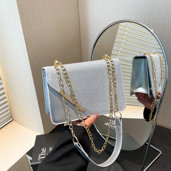 Geantă de umăr pătrată pentru femei, lanț, stil stradal, material special, formă orizontală pătrată, închidere cu capac, buzunar pentru telefon și buletin