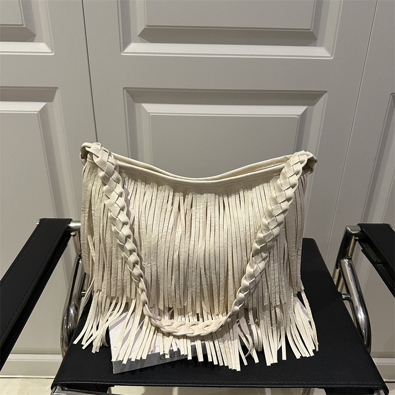 Torba preko ramena s resicama, ulični stil, PU materijal, horizontalni kvadratni oblik, zatvaranje na zip, poliester podstava, unutarnji ID džep, dvije naramenice