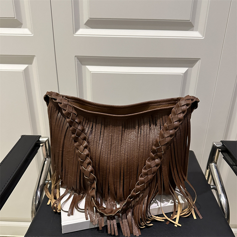 Torba preko ramena s resicama, ulični stil, PU materijal, horizontalni kvadratni oblik, zatvaranje na zip, poliester podstava, unutarnji ID džep, dvije naramenice