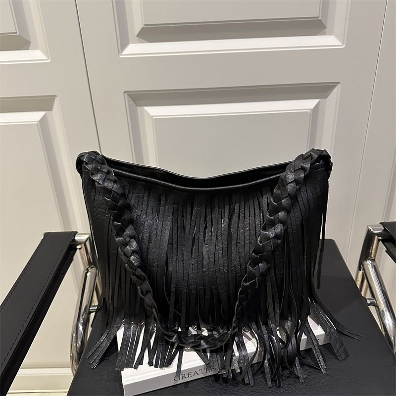 Torba preko ramena s resicama, ulični stil, PU materijal, horizontalni kvadratni oblik, zatvaranje na zip, poliester podstava, unutarnji ID džep, dvije naramenice