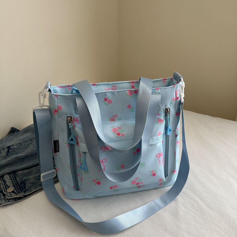 Tote torba Mori stilu s japanskim floralnim uzorkom, zatvaranje na zip, podstava od poliestera, horizontalni kvadratni oblik, jedna naramenica