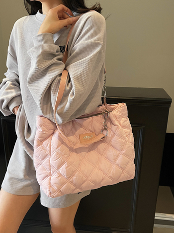 Pamuk tote torba, velika kapacitet, quiltirani uzorak, gradski minimalistički stil, zatvaranje na zip, unutarnje pretince (zip, mobitel, ID, kamera)