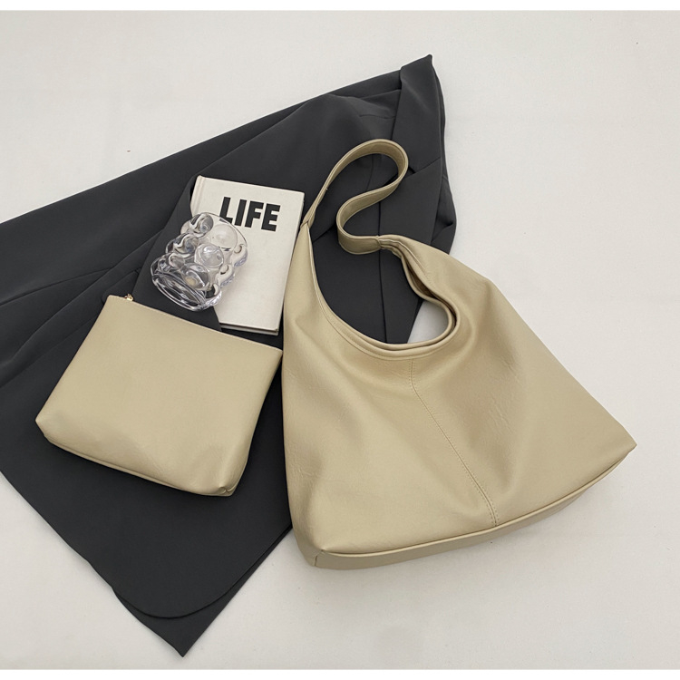 Tote torba od PU materijala, kofer-stil, magnetsko zatvaranje, unutarnja džep sa zipom, srednje mekoća, jesen 2024