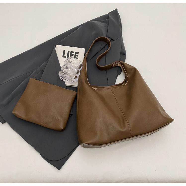 Tote torba od PU materijala, kofer-stil, magnetsko zatvaranje, unutarnja džep sa zipom, srednje mekoća, jesen 2024