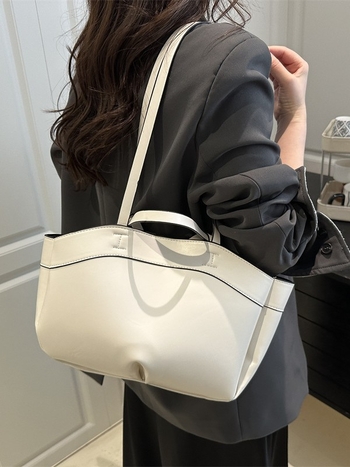 Torba kofa za rame — gradski jednostavan stil; PU materijal; horizontalni kvadratni oblik; zatvaranje na zip; pretinac za mobitel