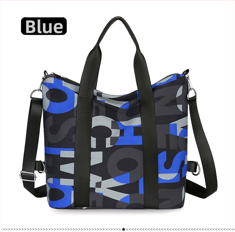 Taška typu tote z Oxfordskej tkaniny, podšívka z polyesteru, vodorovný štvorcový tvar, zipsové zapínanie a tri ramenné popruhy.