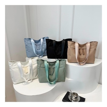 Nylon női Tote táska – nagy kapacitás, városi egyszerű stílus, cipzáras zárás, poliészter bélés, vízszintes négyzet alakú forma (TT80204)