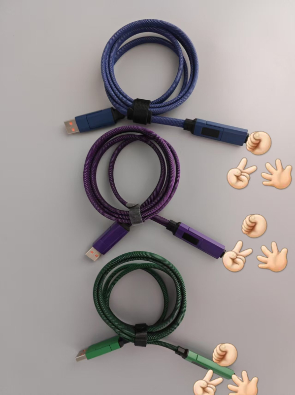 Štvorkábľový dátový kábel s digitálnym displejom pre iPhone a Huawei Mate70, Lightning a USB-C, 100W PD rýchle nabíjanie, zinková zliatina
