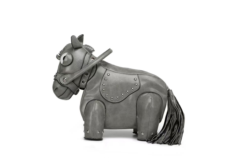 PU anyagú póni formájú keresztpántos táska — cipzár, poliészter bélés, tavasz 2025