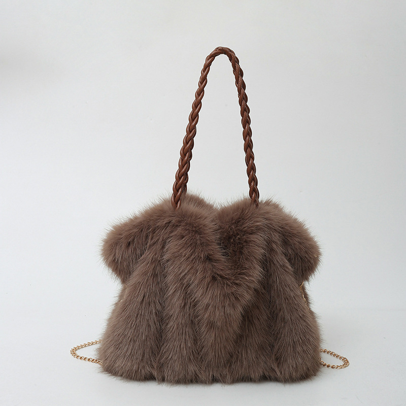 Taška Tote v street fashion štýle, plyšový materiál, zapínanie na zips, horizontálne štvorcový tvar, polyesterová podšívka