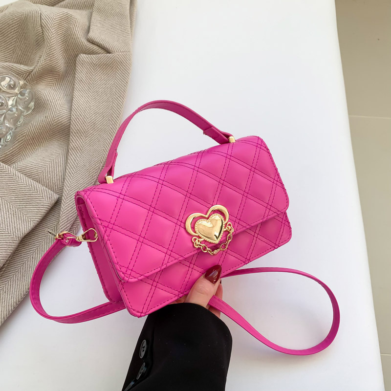 PU rankinė su diamantiniu siuvinėjimu, urbanistinio minimalistinio stiliaus, horizontalaus kvadrato forma, magnetinis užsegimas, vidinė kišenė telefonui