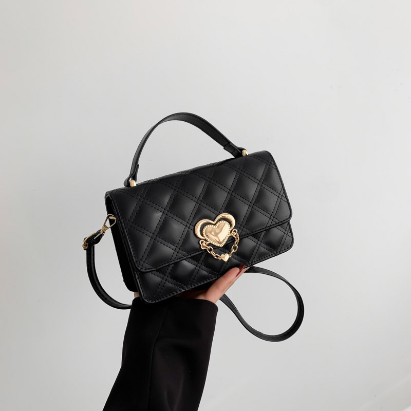 PU rankinė su diamantiniu siuvinėjimu, urbanistinio minimalistinio stiliaus, horizontalaus kvadrato forma, magnetinis užsegimas, vidinė kišenė telefonui