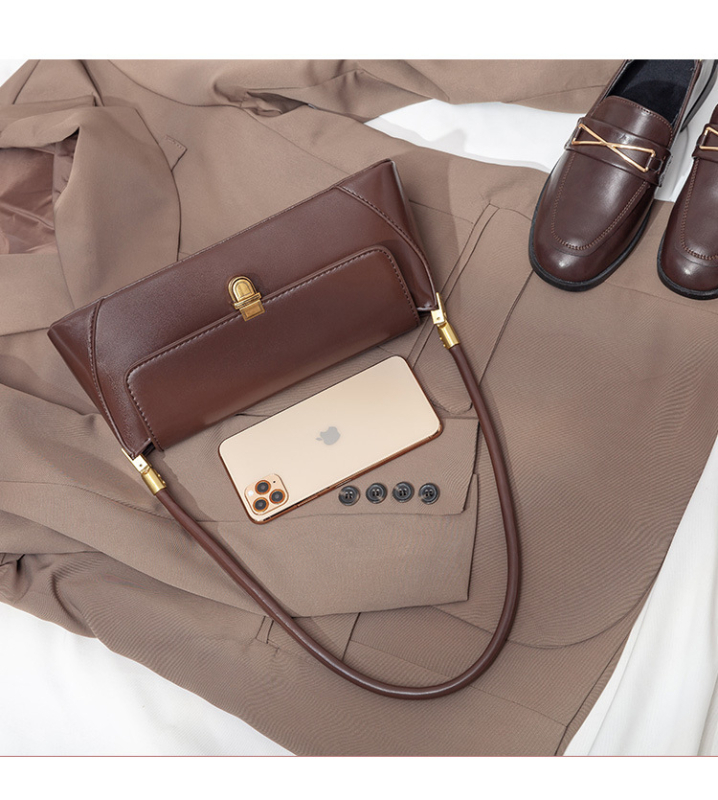 PU чанта за рамо, хоризонтална квадратна форма, капак за затваряне, вътрешен джоб с цип, мека конструкция, една презрамка, урбан стил за ежедневна употреба