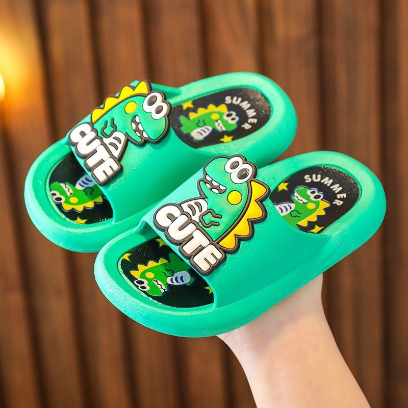 Gyerekeknek szánt szandál, 3D-s karikatúra minta, PVC felsőrész és talp, beltéri és kültéri használatra, 4–16 éveseknek