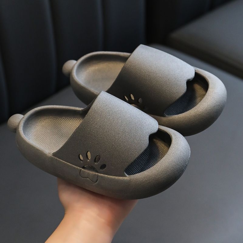 Gyerekeknek szánt szandál, 3D-s karikatúra minta, PVC felsőrész és talp, beltéri és kültéri használatra, 4–16 éveseknek