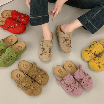 Γυναικείες vintage slip-on παπούτσια με διατρυχημένο σχεδιασμό, επάνω μέρος από συνθετικό δέρμα, εσωτερικό με δίχτυ, σόλα από σύνθετο υλικό, κατασκευή με έγχυση, επίπεδη σόλα, ύψος σόλας 0–3 εκ., Καλοκαίρι 2025
