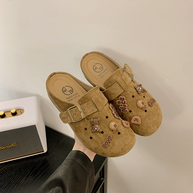 Γυναικείες vintage slip-on παπούτσια με διατρυχημένο σχεδιασμό, επάνω μέρος από συνθετικό δέρμα, εσωτερικό με δίχτυ, σόλα από σύνθετο υλικό, κατασκευή με έγχυση, επίπεδη σόλα, ύψος σόλας 0–3 εκ., Καλοκαίρι 2025