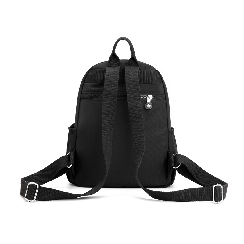 Mestský ruksak - street trend dizajn, nylon, polyesterová podšívka, zips otvorenie, vnútorná kapsa na zips