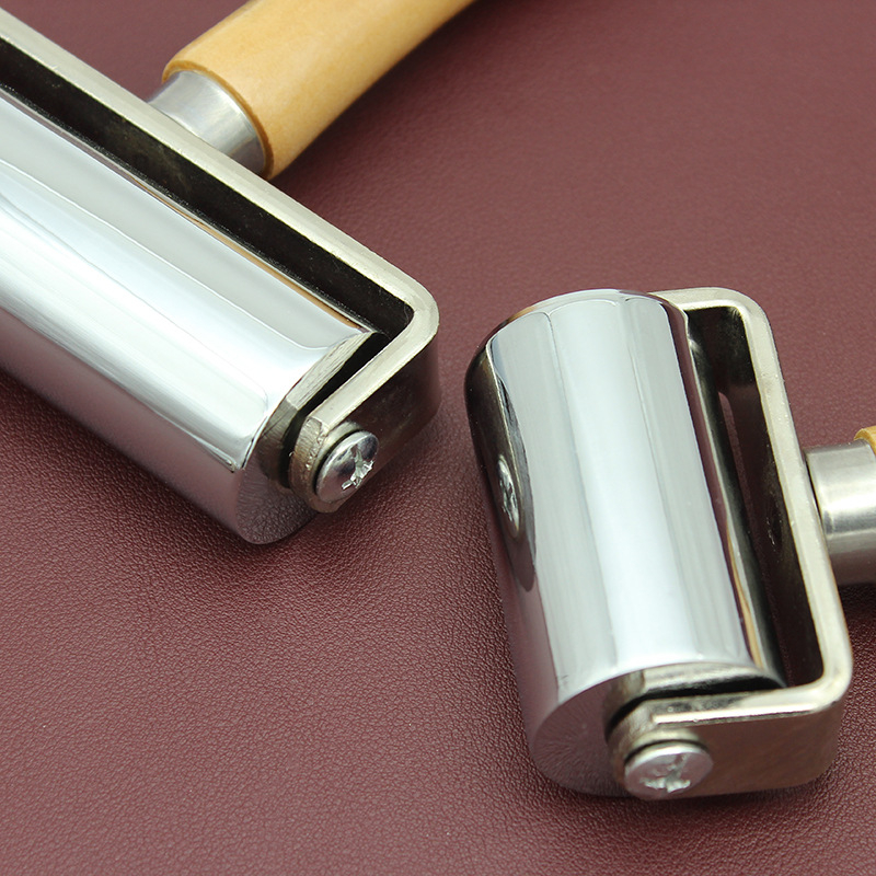 Ролер за кожени ръбове с кръгла глава, стоманено тяло и дървена дръжка — ширина на острието 25/60/100 мм, за пресоване на кожа