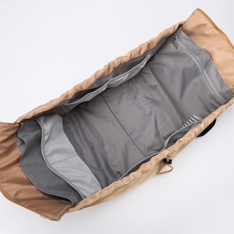 Mama cestovný batoh z Oxford materiálu, zapínanie na zips, vnútorná kapsa na zips, vnútorná patch kapsa, dvojité ramenné popruhy
