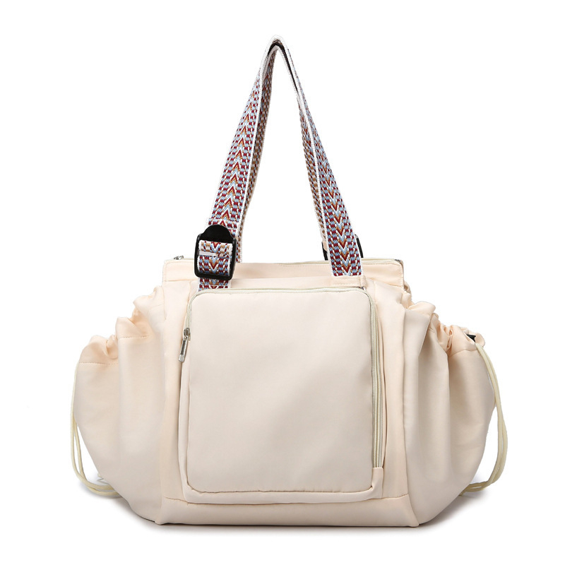 Mama cestovný batoh z Oxford materiálu, zapínanie na zips, vnútorná kapsa na zips, vnútorná patch kapsa, dvojité ramenné popruhy