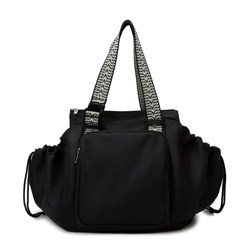 Mama cestovný batoh z Oxford materiálu, zapínanie na zips, vnútorná kapsa na zips, vnútorná patch kapsa, dvojité ramenné popruhy