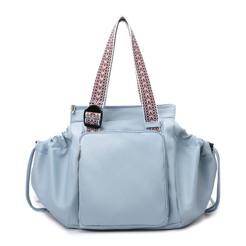 Mama cestovný batoh z Oxford materiálu, zapínanie na zips, vnútorná kapsa na zips, vnútorná patch kapsa, dvojité ramenné popruhy