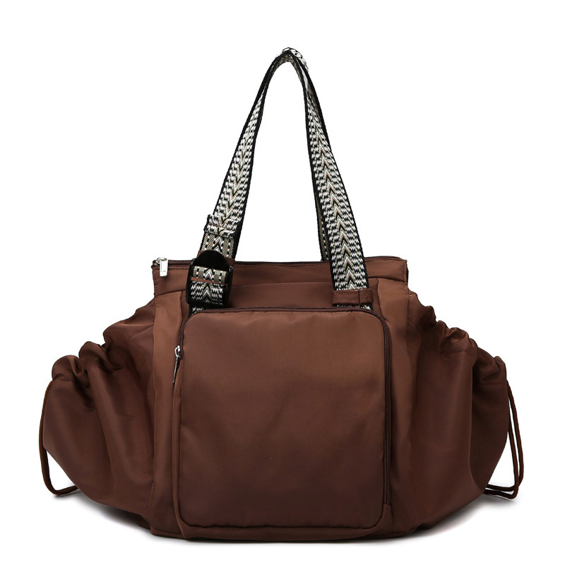 Mama cestovný batoh z Oxford materiálu, zapínanie na zips, vnútorná kapsa na zips, vnútorná patch kapsa, dvojité ramenné popruhy