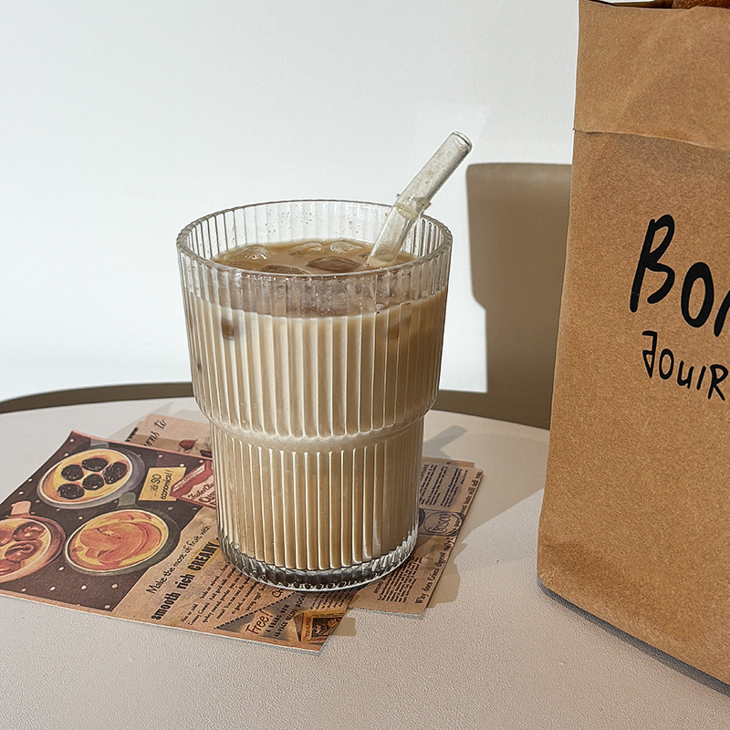 Чаша за вода със сламка и капак, стъкло сода-лим, цилиндрична, прост стил, 350 г