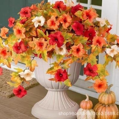 Изкуствена Morning Glory лоза, 12 клончета • Материали: пластмаса, меко лепило, полиестер • За външна употреба, домашна украса, фот реквизит • Техника: боядисване, релеф, инжекционно формоване • Вариант: 19040010902