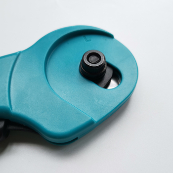 FT-145 45 мм ролков нож за килими с автоматично прибиране на острието, смяна на острието чрез копче, лезвие от въглеродна стомана 45x8 мм